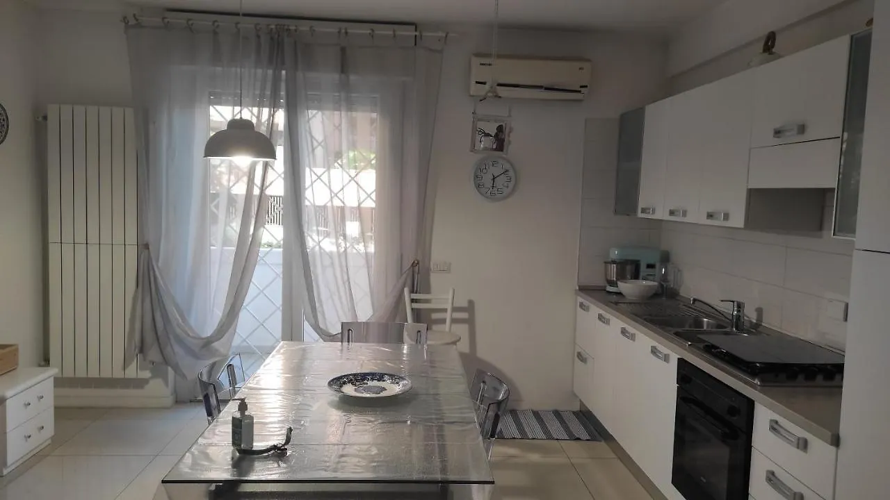 Bilocale Colle Salario Roma Apartment Italy