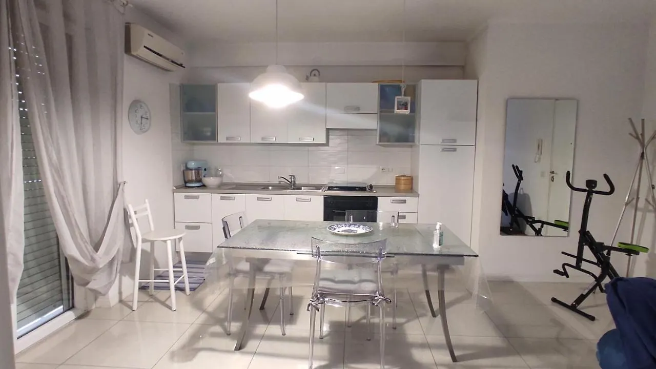Bilocale Colle Salario Roma Apartment Italy